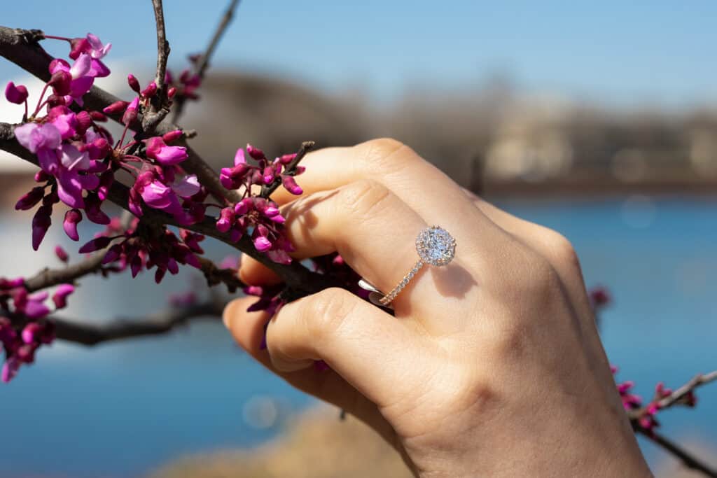 How to Pick a Classic Engagement Ring | For A Timeless Look