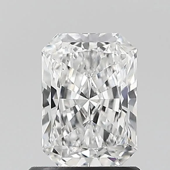 0.90ct Radiant Lab Grown Diamond (Colour E, Clarity VS2, IGI Certified)