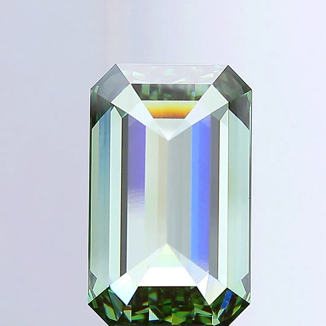 10.04ct Emerald Lab Grown Diamond (Colour Fancy Vivid Green, Clarity VVS2, IGI Certified)