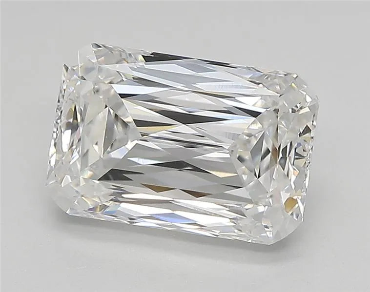 2.77ct Cushion modified Lab Grown Diamond (Colour E, Clarity VVS2, IGI Certified)