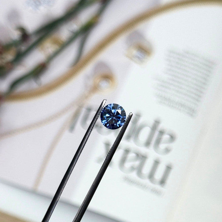 7.5mm ( DEW 1.5ct) round blue moissanite