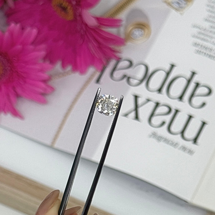 7.5mm ( DEW 2ct) square cushion crushed ice moissanite