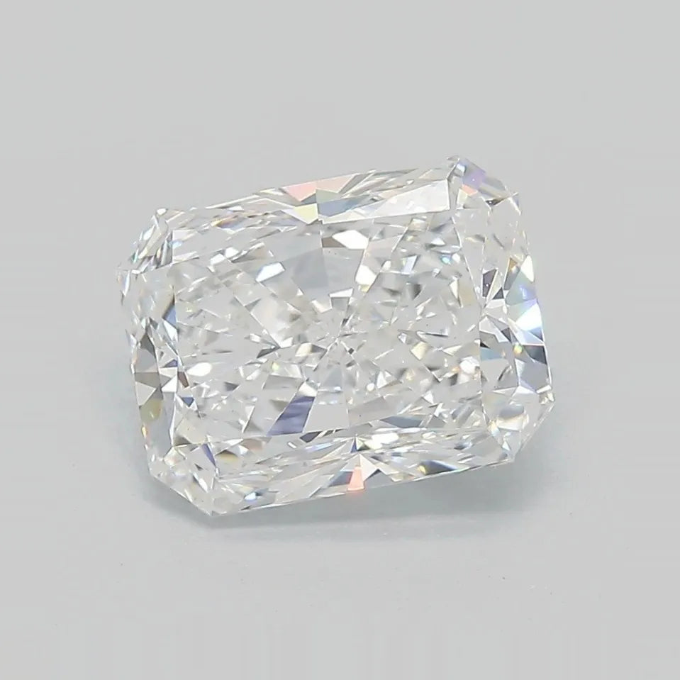 3.13ct Radiant Lab Grown Diamond (Colour E, Clarity VVS2, IGI Certified)