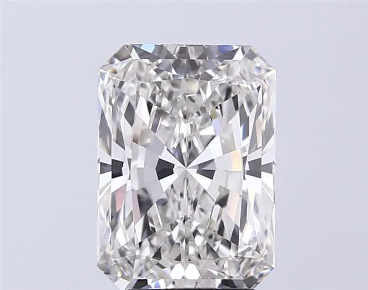 4.05ct Radiant Lab Grown Diamond (Colour G, Clarity VVS2, IGI Certified)