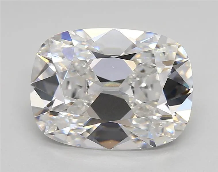 4.23ct Cushion modified Lab Grown Diamond (Colour E, Clarity VVS2, IGI Certified)