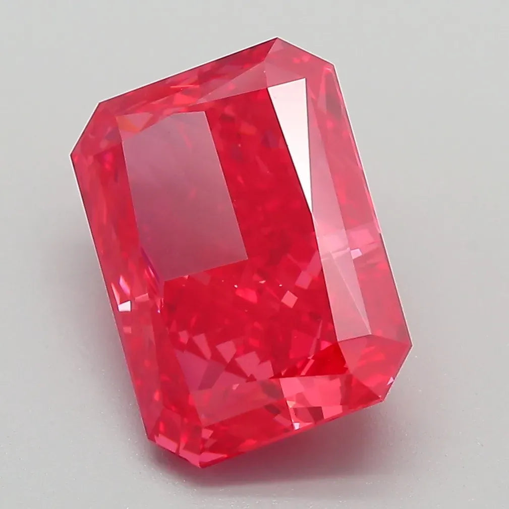 4.52ct Radiant Lab Grown Diamond (Colour Fancy Vivid Red, Clarity VS1, IGI Certified)