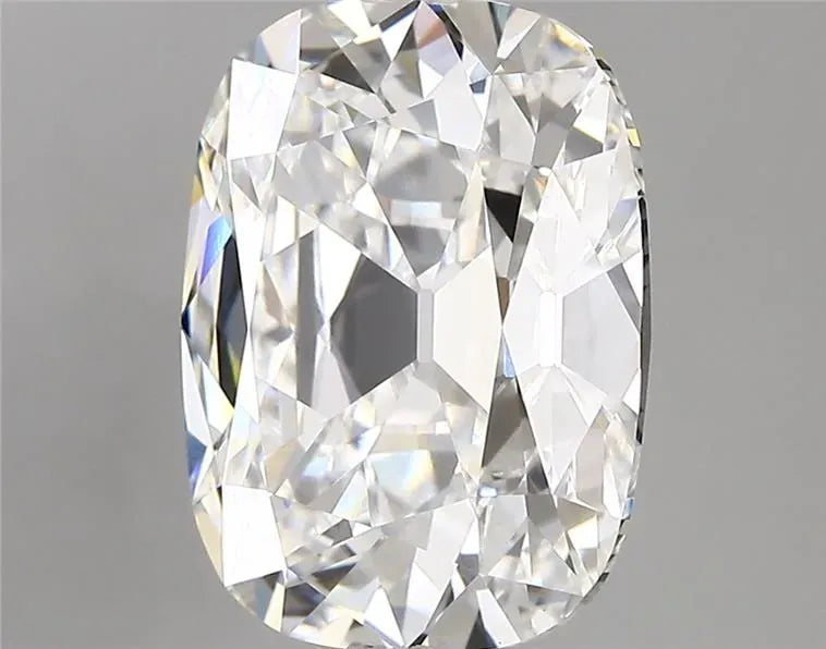 4.62ct Cushion modified Lab Grown Diamond (Colour E, Clarity VVS2, IGI Certified)