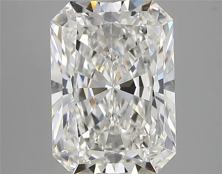 5.06ct Radiant Lab Grown Diamond (Colour E, Clarity VVS1, IGI Certified)
