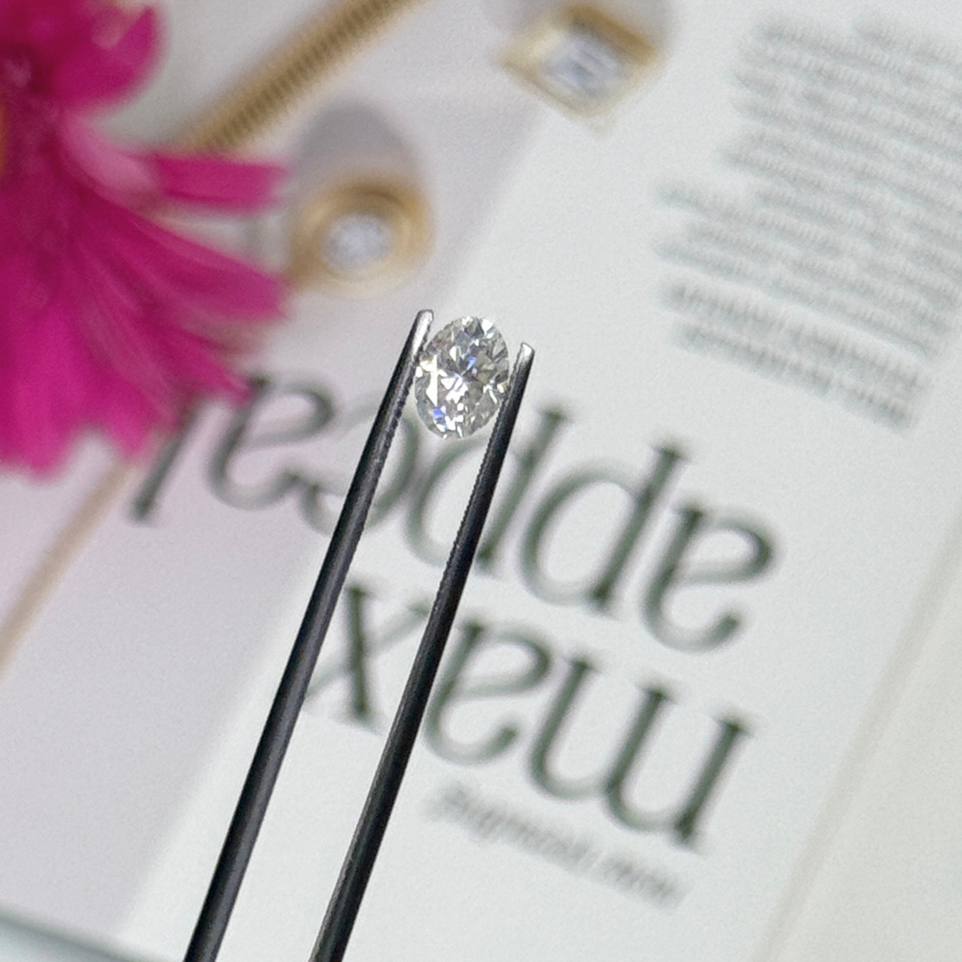 7.5x5.5mm ( DEW 1.2ct) oval crushed ice moissanite