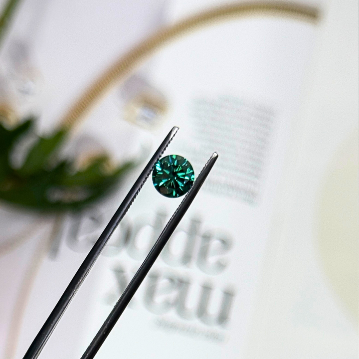 7mm ( DEW 1.2ct) round dark green moissanite
