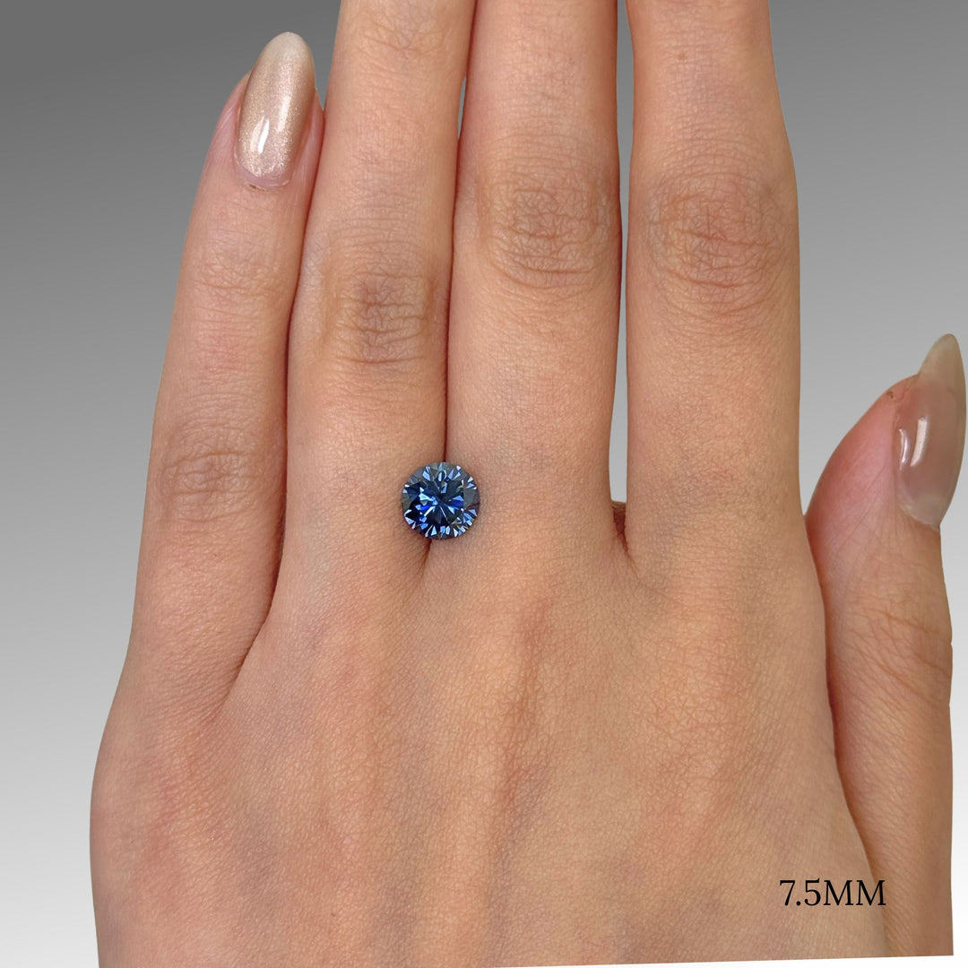 7.5mm ( DEW 1.5ct) round blue moissanite
