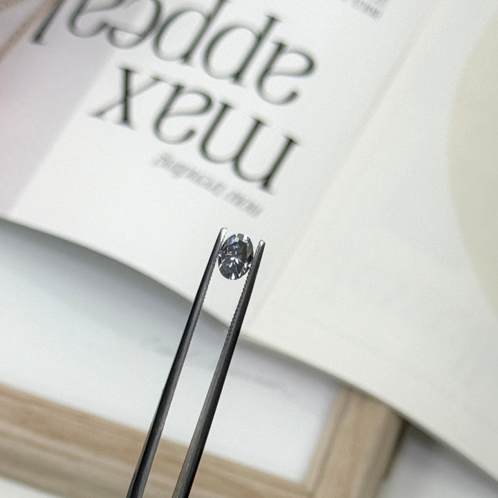 7x5mm ( DEW 1ct) oval dark grey moissanite