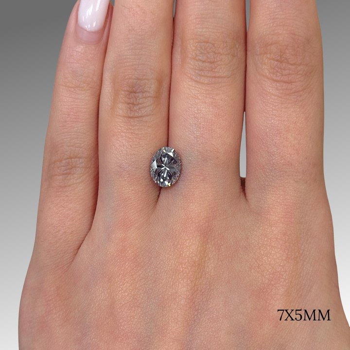 7x5mm ( DEW 1ct) oval dark grey moissanite
