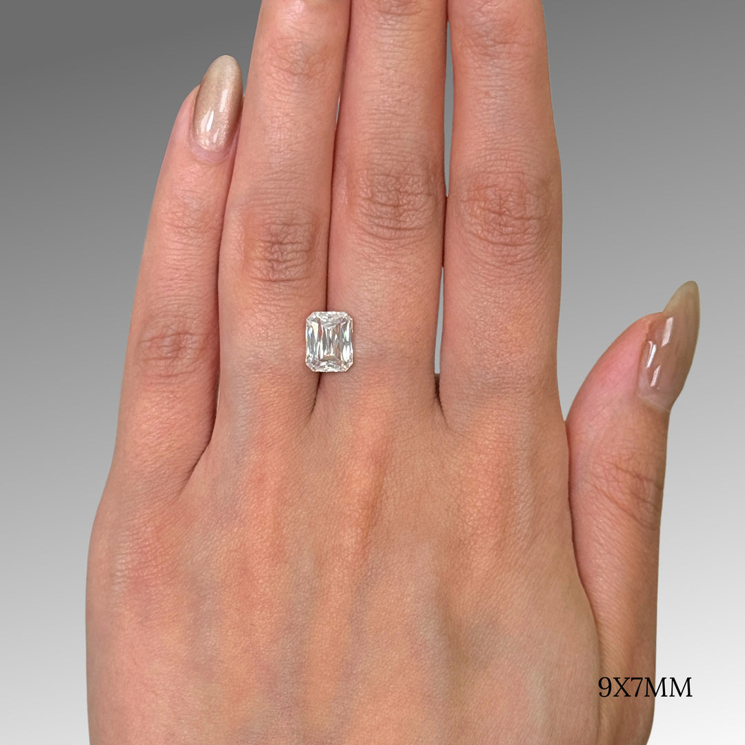 7x9mm ( DEW 2.7ct) criss cut moissanite