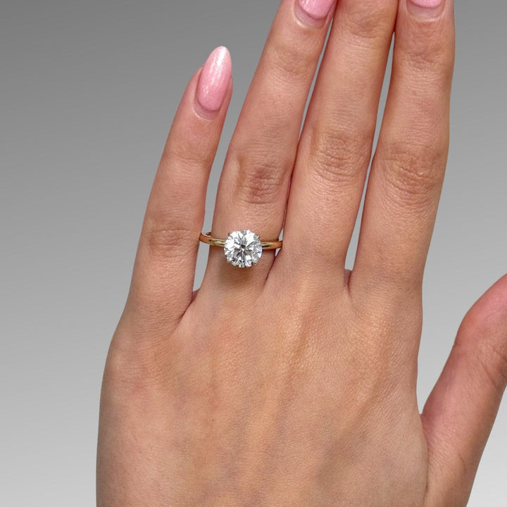 Bague de fiançailles tulipe en or bicolore 14 carats, sertie d'un diamant rond de laboratoire de 2,36 ct et d'un jade de 2,36 ct.