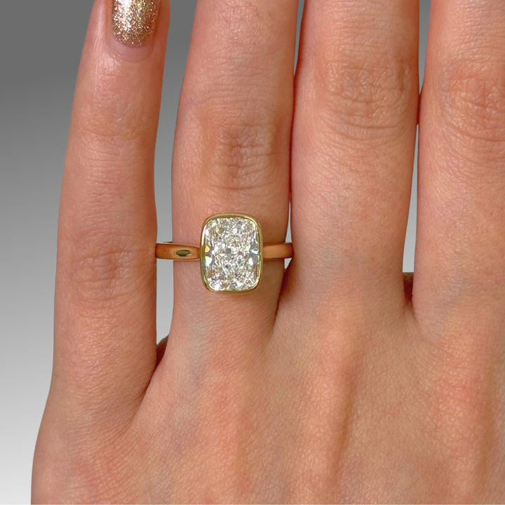 Ready to Ship Ray 3.01ct D/VVS2 Elongated Cushion Cut Lab-Created Diamond Engagement Ring in 18k Yellow Gold
