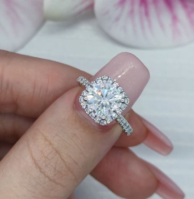 AGIDesignShop Desiree Round Moissanite Engagement Ring