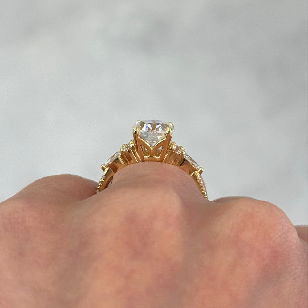 AGI Design Kimia Oval Moissanite Engagement Ring