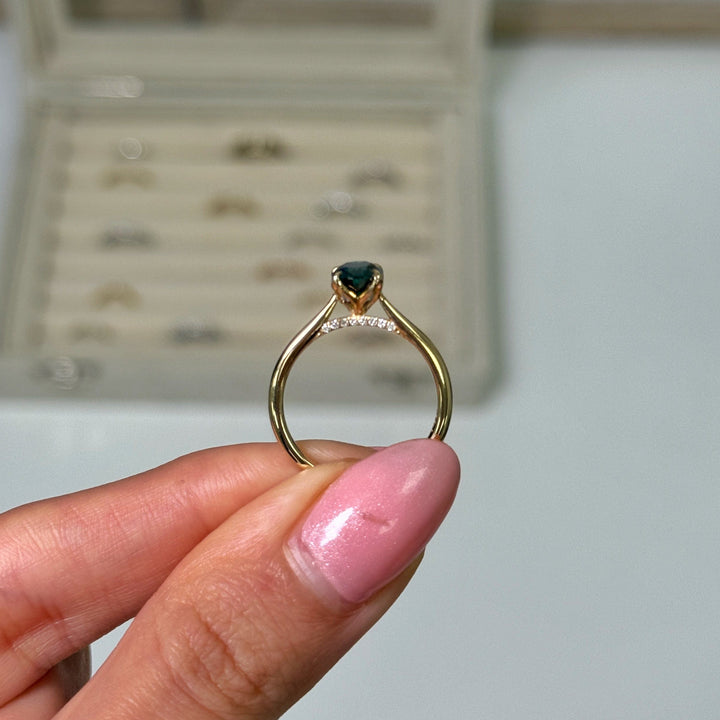 AGI Design Nora Oval Green  Moissanite Tulip Engagement Ring