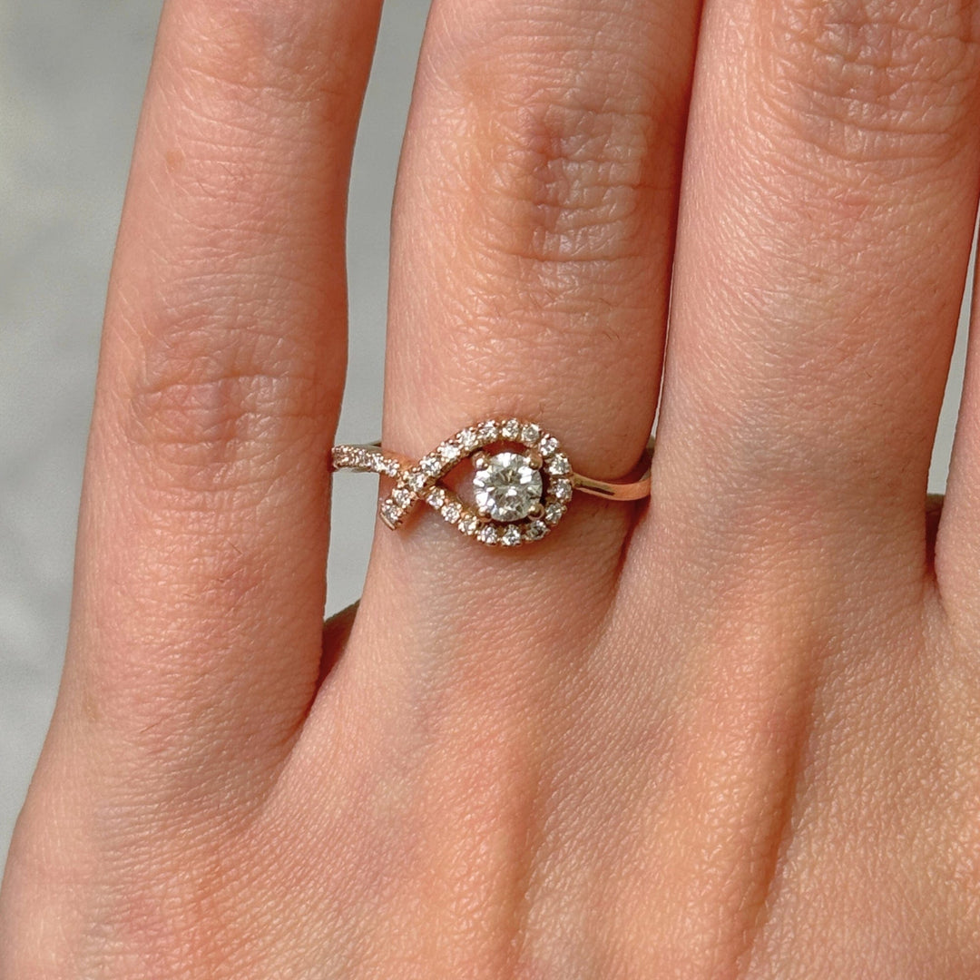 AGI Design Ready to Ship  0.22ct I1/G natural Diamond Engagement Ring