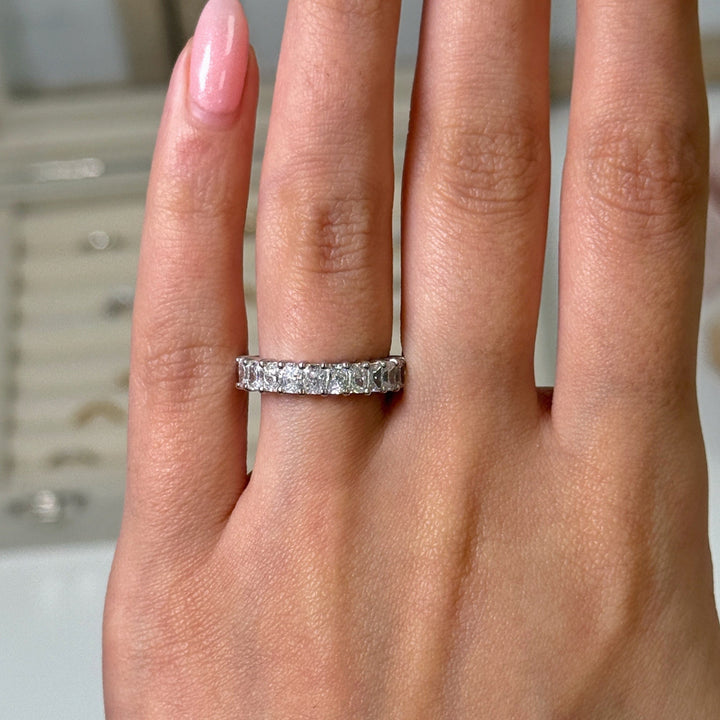 AGI Design Ready to Ship  1.33ct Radiant Lab Created Diamond Wedding Band in Platinum