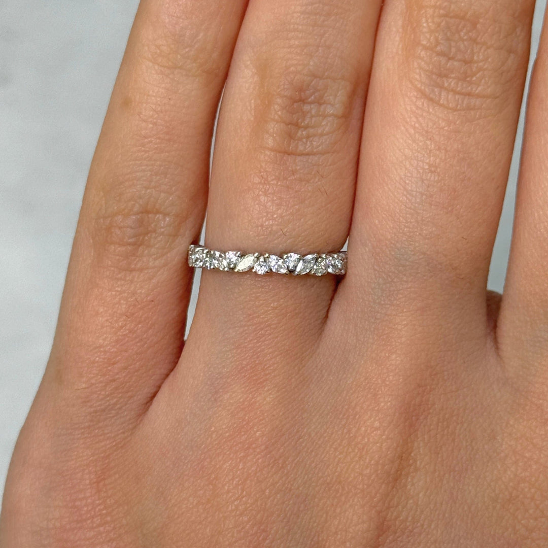 AGI Design Ready to Ship  Agnes Lab-Created Diamonds Wedding Band