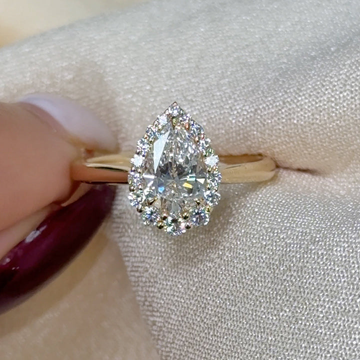 AGI Design Ready to Ship  Andrea 1.02ct pear shape Lab Diamond D/VVS2  Engagement Ring in 14k yellow gold