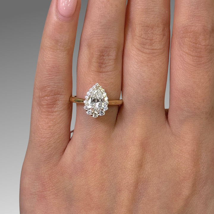AGI Design Ready to Ship  Andrea 1.02ct pear shape Lab Diamond D/VVS2  Engagement Ring in 14k yellow gold