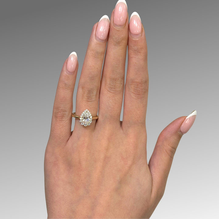 AGI Design Ready to Ship  Andrea 1.02ct pear shape Lab Diamond D/VVS2  Engagement Ring in 14k yellow gold