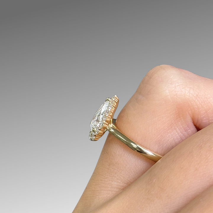 AGI Design Ready to Ship  Andrea 1.02ct pear shape Lab Diamond D/VVS2  Engagement Ring in 14k yellow gold