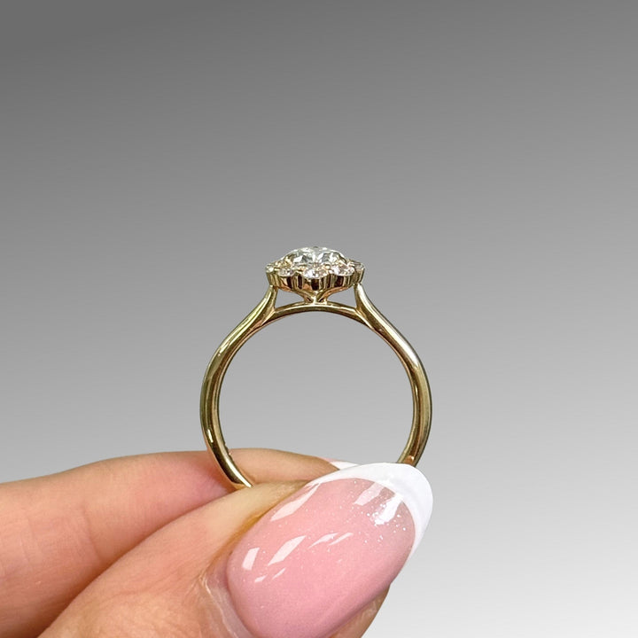 AGI Design Ready to Ship  Andrea 1.02ct pear shape Lab Diamond D/VVS2  Engagement Ring in 14k yellow gold
