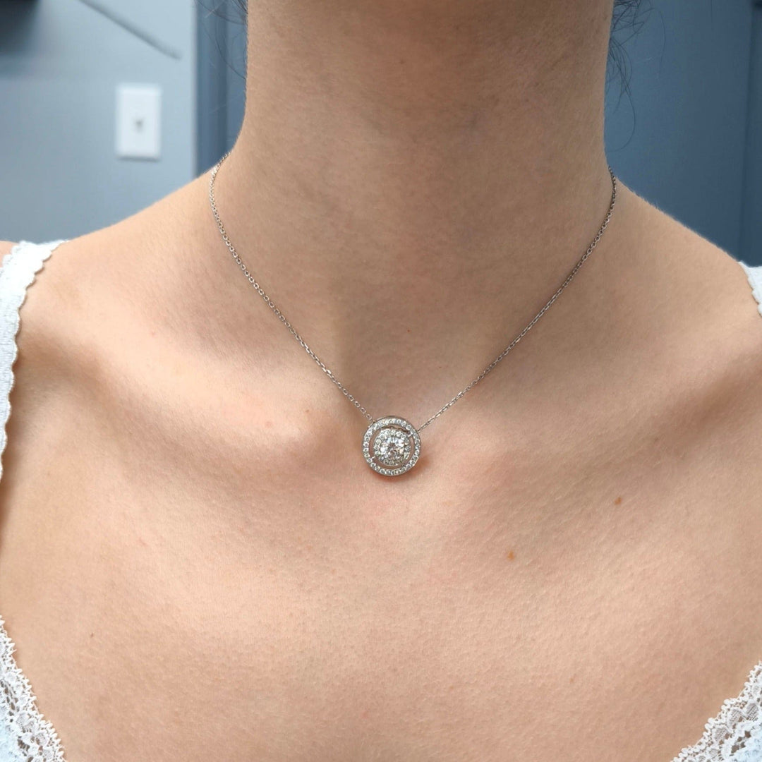 AGI Design Ready to Ship: Diamond Pendant in 14k White Gold