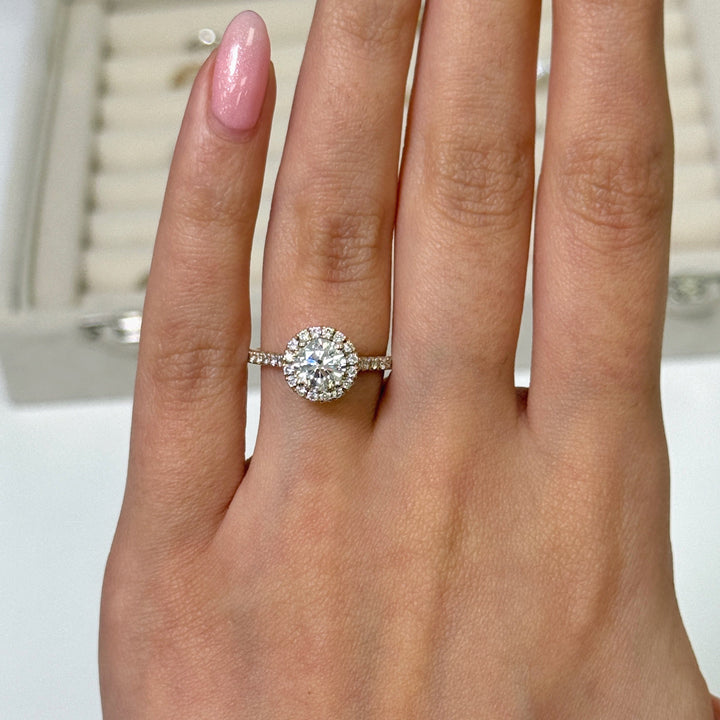 AGI Design Ready to Ship  Lily 1.05ct D/VVS2 Round Lab-Created Diamond Engagement Ring