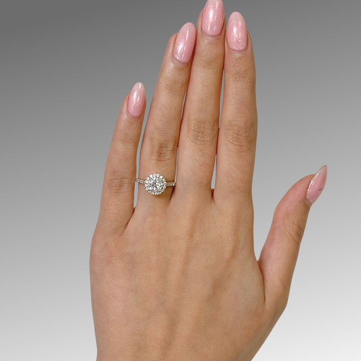 AGI Design Ready to Ship  Lily 1.05ct D/VVS2 Round Lab-Created Diamond Engagement Ring