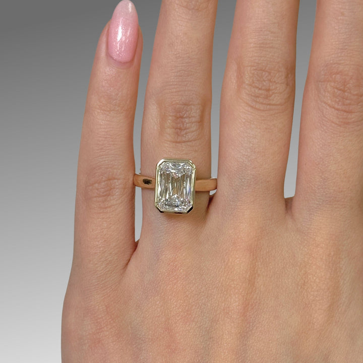 AGI Design Ready to Ship  Ray 4.61ct criss-cut Lab Diamond E/VS1  Engagement Ring in 14k yellow gold