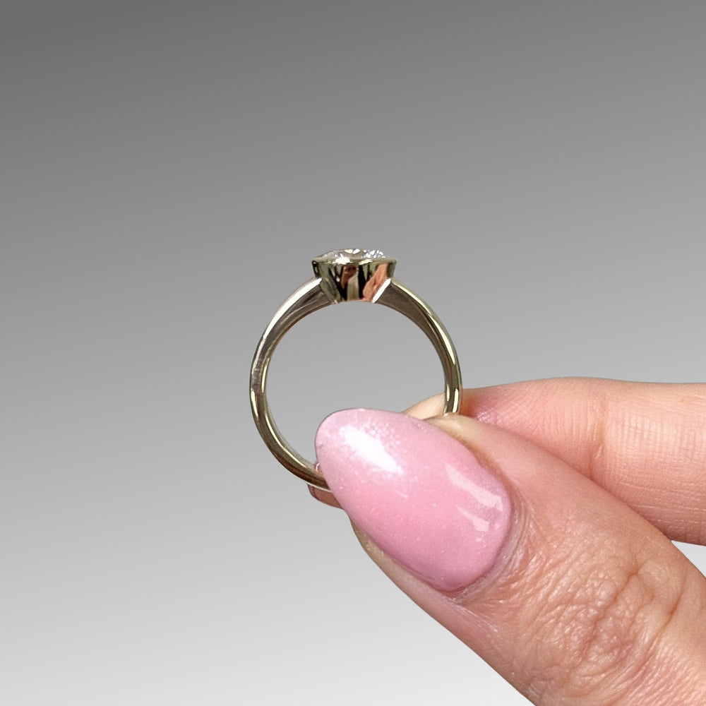 AGI Design Ready to Ship  Susan 1.33ct D/VVS2 Round Lab Diamond Bezel Engagement Ring in 14k yellow gold