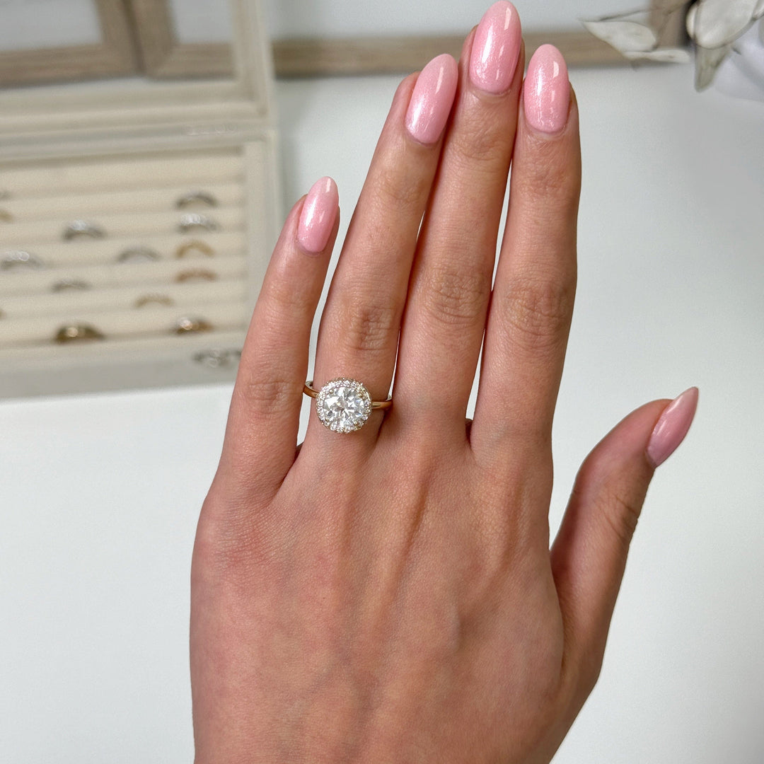 AGI Design Willow Round Moissanite Engagement Ring