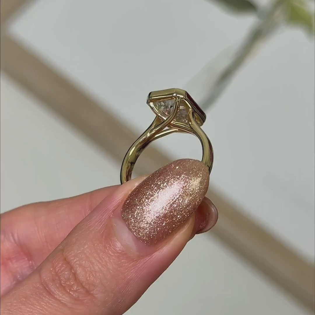 Ready to Ship  Ray 4.61ct Criss-Cut Lab Diamond E/VS1  Engagement Ring in 14k Yellow Gold