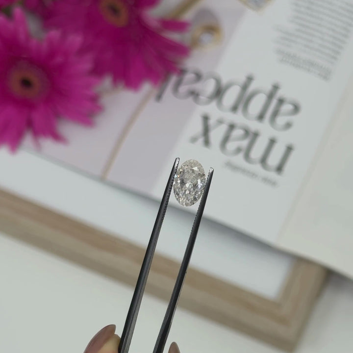 12x8mm ( DEW 4ct) oval crushed ice moissanite