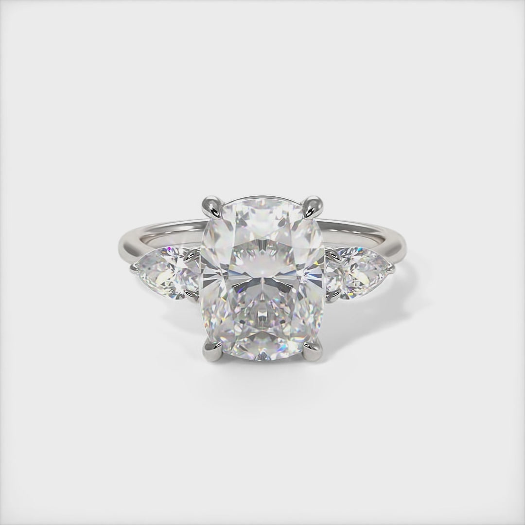 Bague de fiançailles Leah en diamant synthétique taille coussin allongé