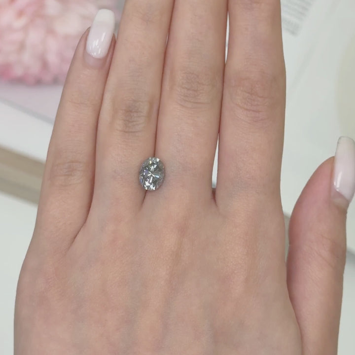 7x9mm ( DEW 2ct) oval light grey moissanite