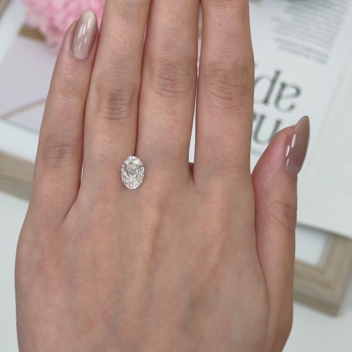 7x10mm ( DEW 2.8ct) oval crushed ice moissanite