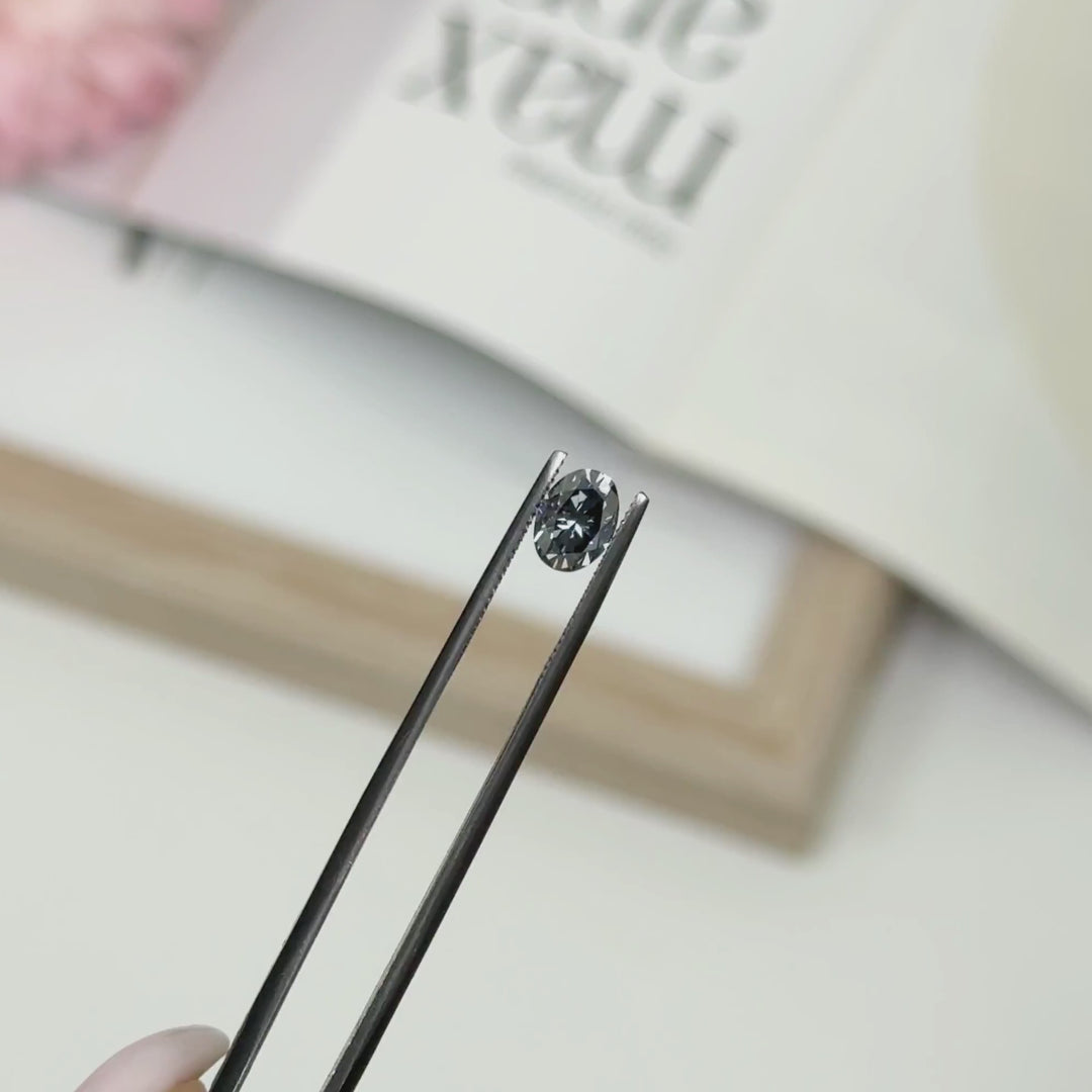 7x5mm ( DEW 1ct) oval dark grey moissanite
