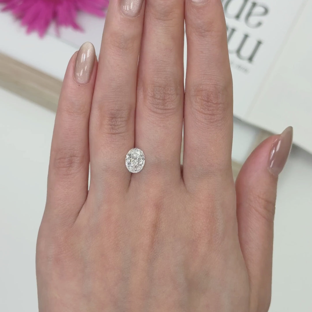 7x9mm ( DEW 2ct) oval crushed ice moissanite