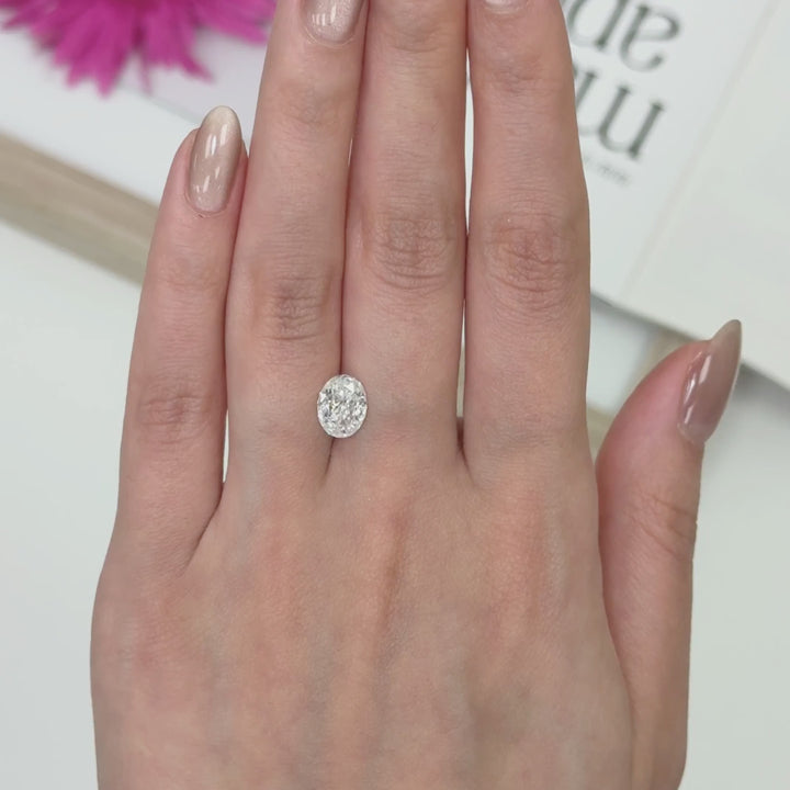 7x9mm ( DEW 2ct) oval crushed ice moissanite
