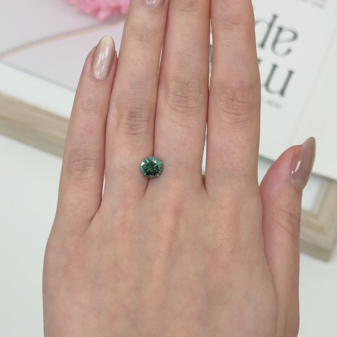 7.5mm ( DEW 1.5ct) round dark green moissanite