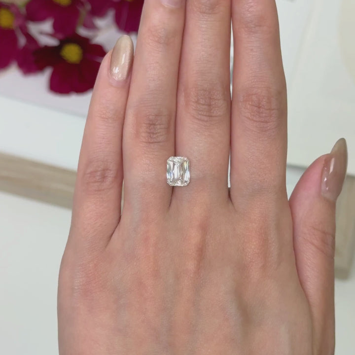 7x9mm ( DEW 2.7ct) criss cut moissanite