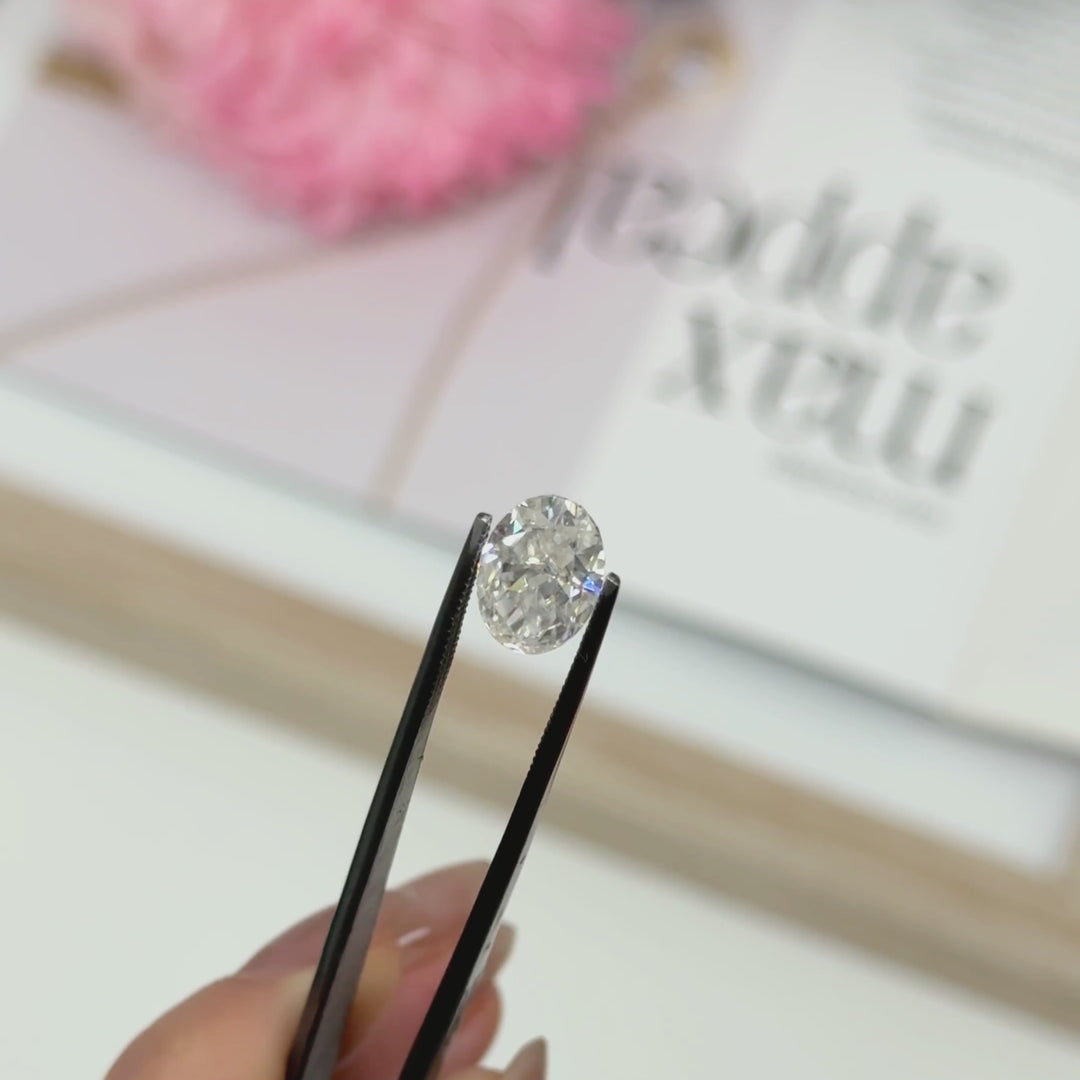 11x8mm ( DEW 3.8ct) oval crushed ice moissanite