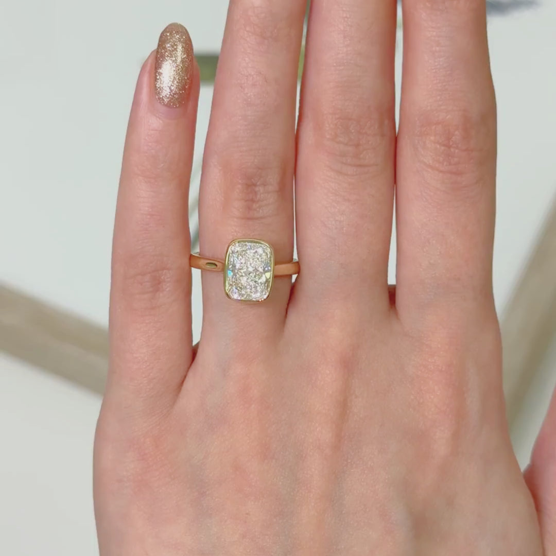 Ready to Ship Ray 3.01ct D/VVS2 Elongated Cushion Cut Lab-Created Diamond Engagement Ring in 18k Yellow Gold