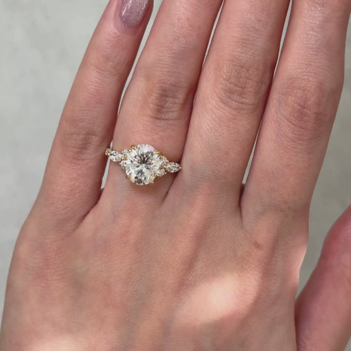 Bague de fiançailles en diamant ovale Kimia créée en laboratoire